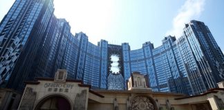 新濠影滙調配賭枱主攻中場 何猷龍:視日本為重要發展目標 何猷龍指集團會調動40張賭枱到新濠影滙