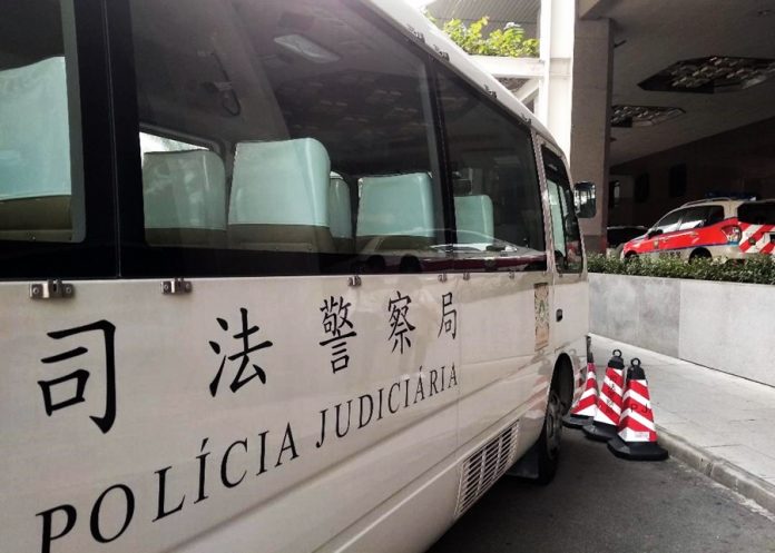 賭仔借廿萬搏殺遇友勸阻 貴利誤當黑吃黑吵大鑊驚動保安擒大叔 賭仔借廿萬搏殺遇友勸阻 貴利誤當黑吃黑吵大鑊驚動保安擒大叔