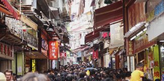 五一長假首3天53.2萬人次訪澳升37% 旅遊局研新景點分散客流 五一長假首3天53.2萬人次訪澳升37% 旅遊局研新景點分散客流