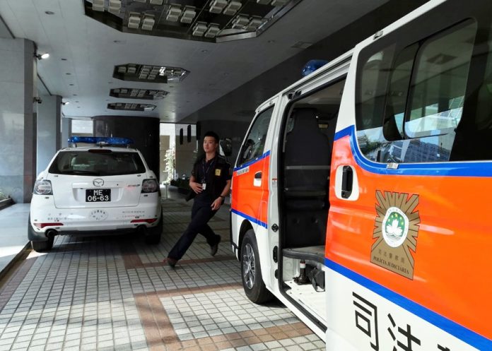 女賭客黑兌50萬半途想驗鈔 兩換錢黨交300練功券博懵遭識穿 女賭客黑兌50萬半途想驗鈔 兩換錢黨交300練功券博懵遭識穿