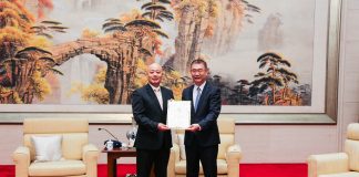 廣東集團獲中聯辦頒發捐贈證書 對抗疫工作給予肯定和鼓勵 廣東集團獲中聯辦頒發捐贈證書 對抗疫工作給予肯定和鼓勵