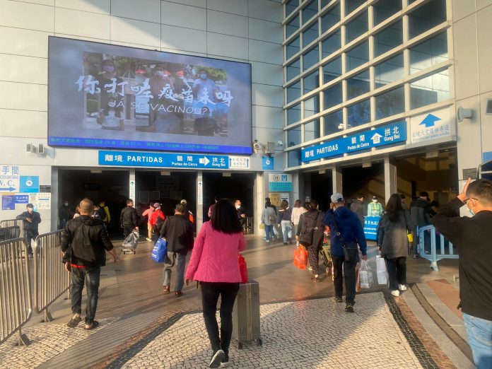 今年首月訪澳旅客按月跌15% 不過夜客增至45萬佔整體六成半 今年首月訪澳旅客按月跌15% 不過夜客增至45萬佔整體六成半