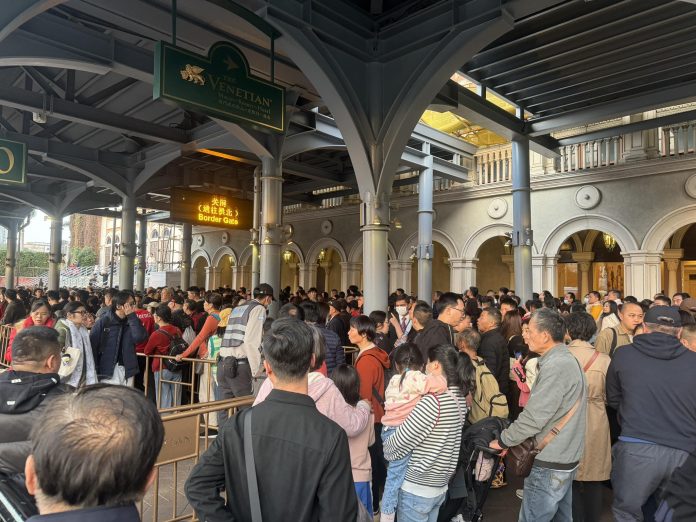 春節黃金周136萬旅客訪澳內地客佔七成六 平均房價近兩千 春節黃金周136萬旅客訪澳內地客佔七成六 平均房價近兩千