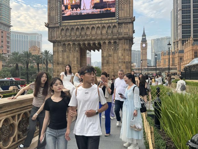 上半年訪澳旅客1921萬升近15% 港台旅客佔兩成國際客不足7% 上半年訪澳旅客1921萬升近15% 港台旅客佔兩成國際客不足7%