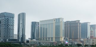 首季澳門貴賓百家樂毛收入195.8億年增35% 中場佔總賭收7成 首季澳門貴賓百家樂毛收入195.8億年增35% 中場佔總賭收7成